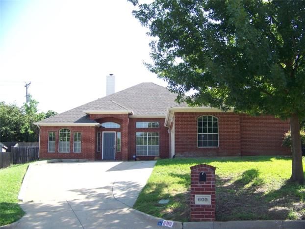 A recent selling homes job in the Arlington, TX area