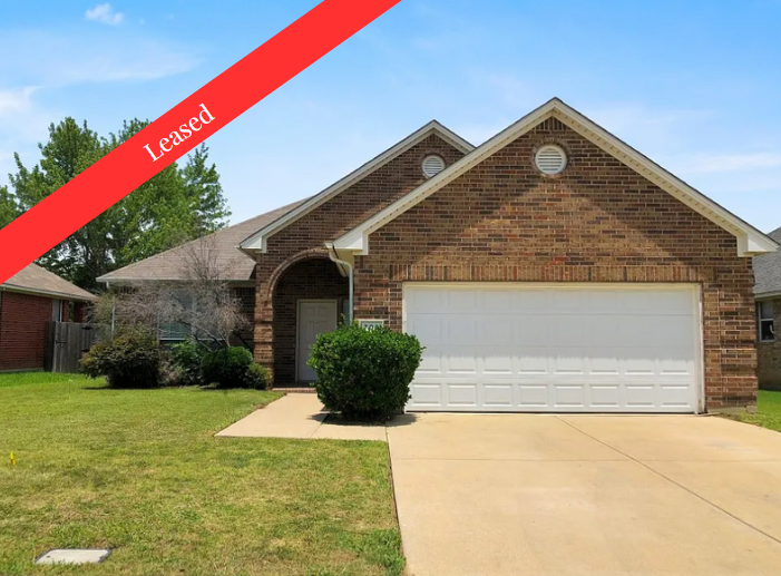 705 Crownpoint Ln Arlington, TX 76002