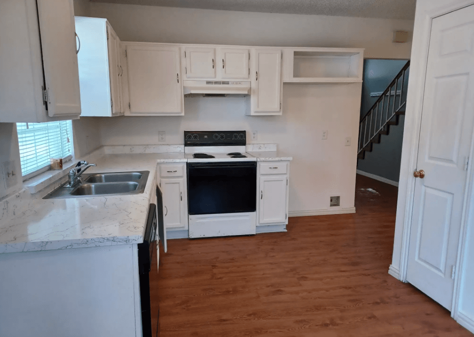1609 Creek Bank Ln Arlington, TX 76014