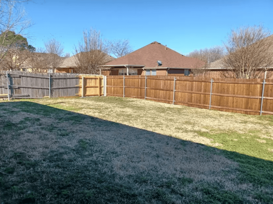 705 Crownpoint Ln Arlington, TX 76002