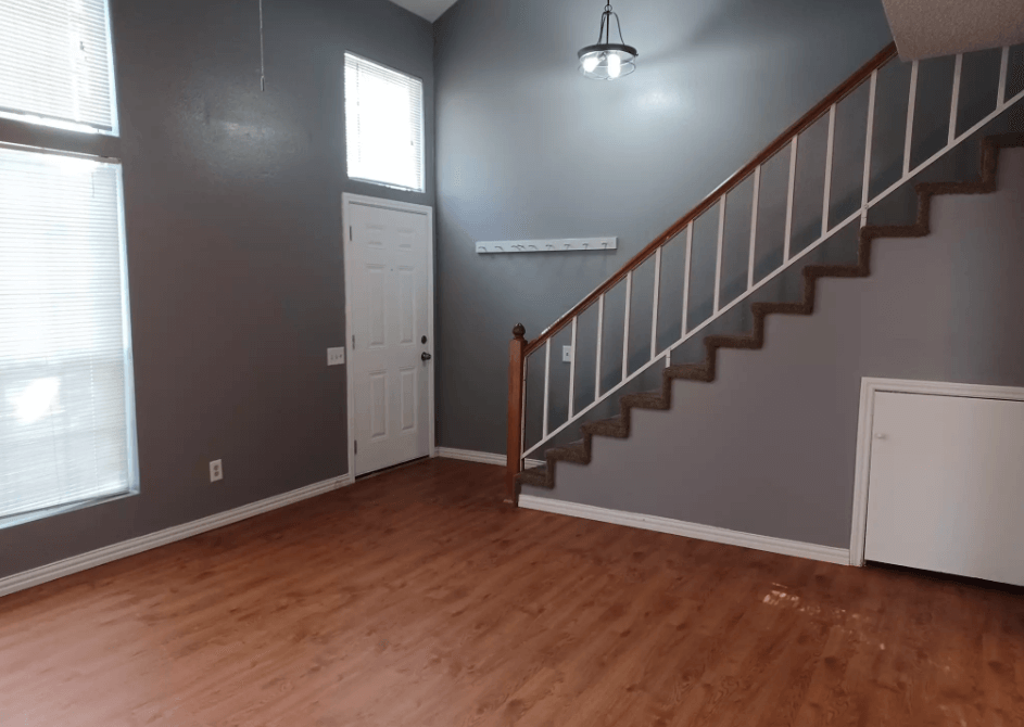 1609 Creek Bank Ln Arlington, TX 76014