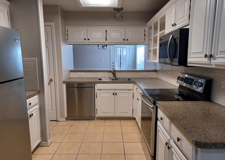 4245 Rustic Dr Grapevine, TX 76051